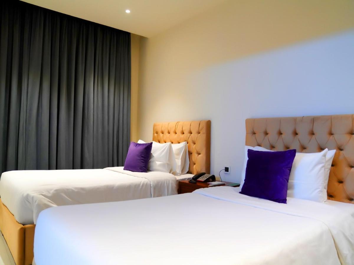Indigo Heights Hotel & Suites Lahor Dış mekan fotoğraf